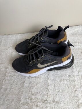 Nike Black and Gray Youth Athletic Shoe